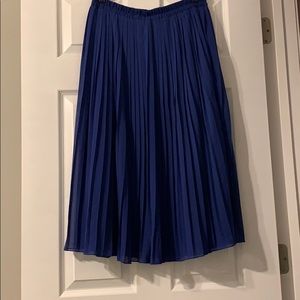 Midi pleated skirt